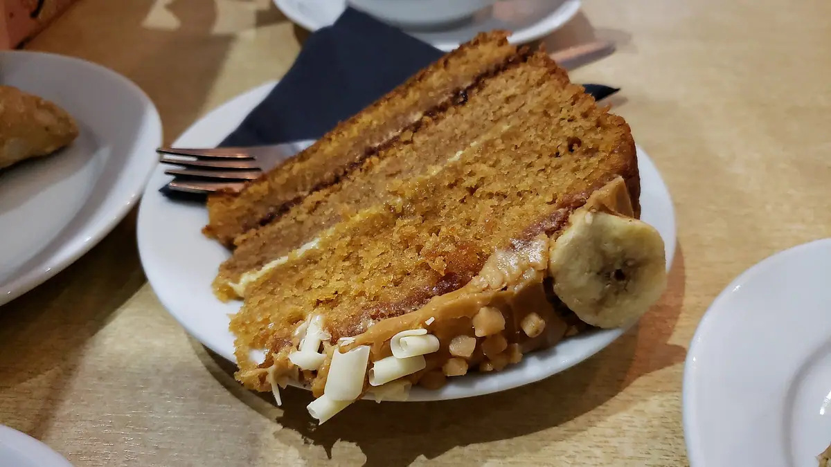 Mrs Gill's Cakes – cake shop in Tiverton town centre